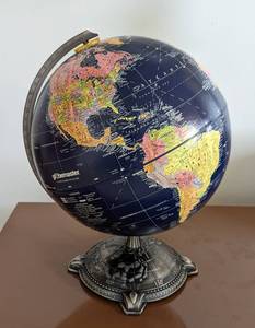 lot 72 image: Vintage Reploge Globemaster 12 Blue Globe