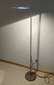 lot 152 image: Vintage Marble Base Mezzaluna Floor Lamp