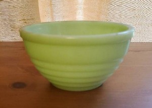 lot 115 image: Vintage Jadeite Bowl