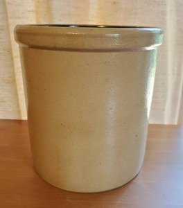 lot 129 image: Old Red Wing Crock