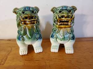 lot 162 image: Two Foo Guardian Dog Figurines