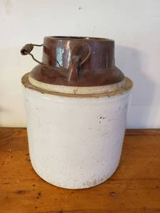lot 171 image: Stoneware Lidded Crock