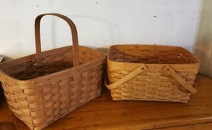 lot 173 image: Two Longaberger Picnic Baskets