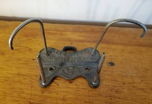 lot 210 image: Old Miller-Davis Minneapolis Note Binder Holder