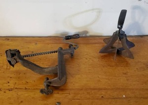 lot 213 image: Old Apple Peeler and Cutter