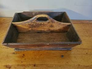lot 222 image: Old Rustic Cutlery Silverware Tray Caddy