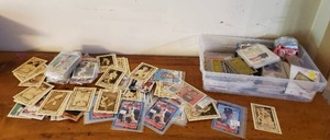 lot 228 image: Collection of Vintage Baseball Cards