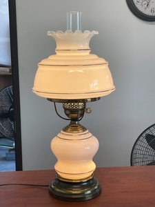 Vintage Federal Style Ruffle Top Glass Desk Lamp