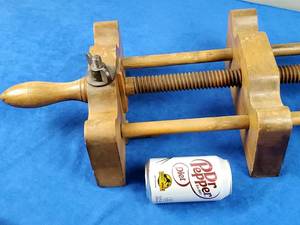 lot 21 image: Antique All Wooden Bench Vise