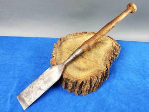 lot 4 image: Vintage 1932 Timber Framing Chisel