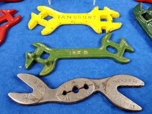 lot 54 image: (12) Vintage Iron Wrenches