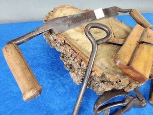 lot 40 image: (5) Vintage Woodworking Tools