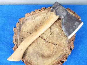 lot 53 image: Vintage Kelley Hammer & Hatchet Co. Hatchet