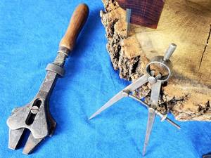 lot 47 image: (6) Vintage Woodworking Tools
