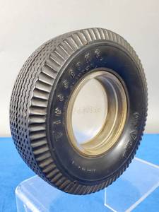 lot 68 image: Vintage 6 Round Firestone Ashtray