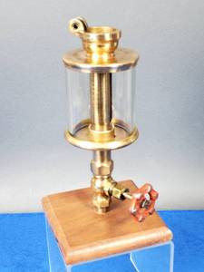 lot 86 image: Vintage 11 H Brass Hit-Miss Oil Sight Glass