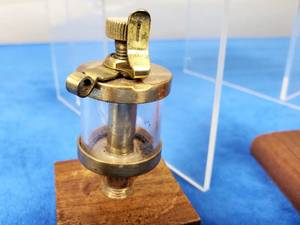 lot 90 image: (5) Vintage Brass Hit-Miss Oil Sight Glasses