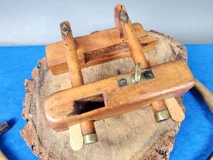 lot 96 image: (5) Vintage Woodworking Tools