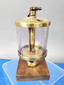 lot 101 image: Vintage Brass Hit-Miss Engine Oil Sight Glass Unknown Maker