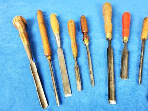 lot 112 image: Assorted Vintage Lathe Tools