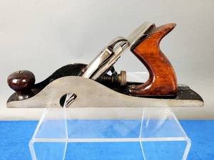 lot 123 image: Vintage Stanley Woodworking Planer No.10