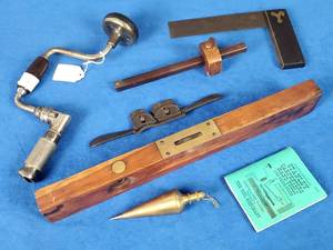 lot 149 image: Vintage Metal Tool Box with Assorted Woodworking Tools