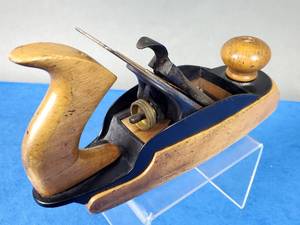 lot 163 image: Antique 1874-1884 Stanley Planer Type 6 No. 36