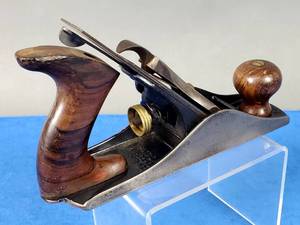 lot 172 image: Vintage Stanley Woodworking Planer Type 9 No.4