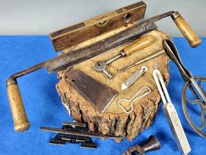 lot 176 image: (13) Assorted Vintage Woodworking Tools