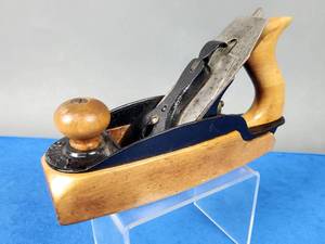 lot 177 image: Antique 1900-1904 Stanley Woodworking Planer Type II No. 36
