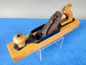 lot 198 image: Vintage Stanley   Bailey Woodworking Planer No.27-13