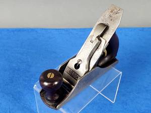 lot 203 image: Vintage Stanley Woodworking Planer No. 602