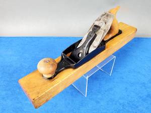 lot 210 image: Vintage Stanley Level & Rule Planer No. 28