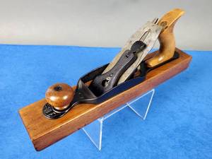 lot 211 image: Vintage Stanley  Bailey Woodworking Planer No. 26