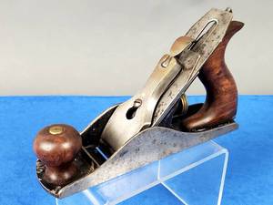 lot 215 image: Vintage Stanley Woodworking Planer Type 10 No. 3