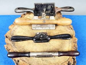 lot 235 image: (4) Assorted Vintage Wood Shavers