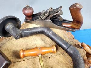 lot 242 image: (10) Vintage Woodworking Tools
