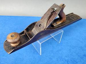 lot 245 image: Vintage Union Woodworking Planer No.6