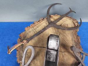 lot 271 image: (5) Assorted Vintage Blacksmithing Tools