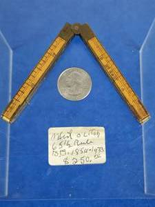 lot 326 image: Vintage 1854-1933 Stanley 12 Folding Wooden Ruler