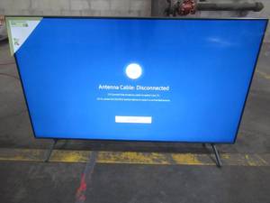 lot 3 image: Samsung - 50 Class 7 Series LED 4K UHD Smart Tizen TV ModelUN50TU7000FXZA - With Remote.