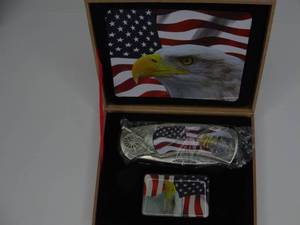 lot 142 image: Wood Box Knife wLighter USA Flag Eagle God Bless America