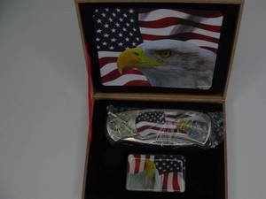lot 152 image: Wood Box Knife wLighter USA Flag Eagle God Bless America