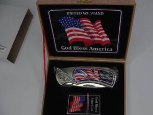 lot 141 image: Wood Box Knife wLighter God Bless America Black Background