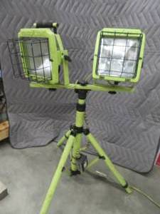 lot 2 image: THE DESIGNERS EDGE POWER LIGHT
