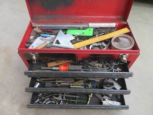 lot 21 image: RED CRAFTSMAN TOOLBOX  FULL