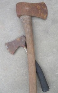 lot 27 image: BENCHTOP HATCHET & AND AX