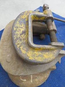 lot 30 image: LARGE HEAVY DUTY C CLAMPS