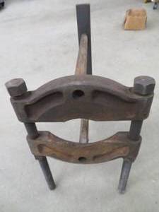 lot 34 image: OWETONNA TOOL CO BEARING PULLER