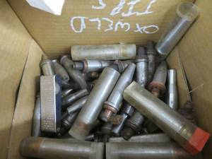 lot 40 image: BOX OF MISC. OXWELD TIPS